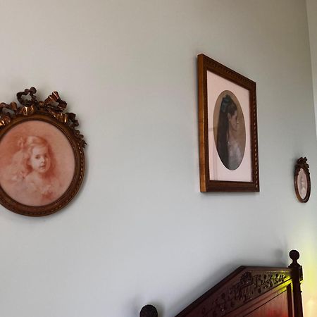 Chateau De Rousson Esterno foto
